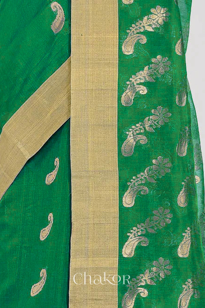 Close up of Green Chanderi Silk Cotton Saree with paisley and floral pattern handwoven in zari.