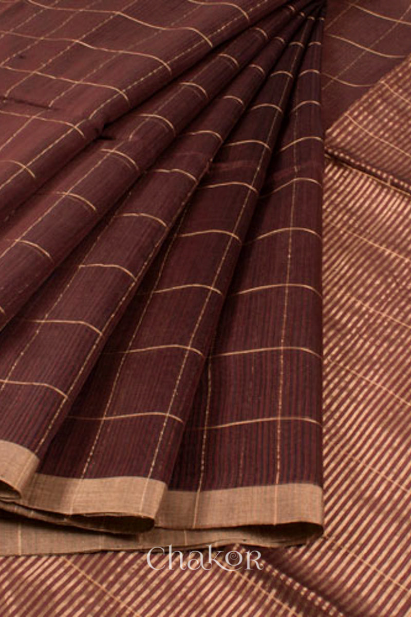 Pleats and pallu view of Chakor's Maroon Chanderi Silk Cotton Saree with woven tissue zari chex.