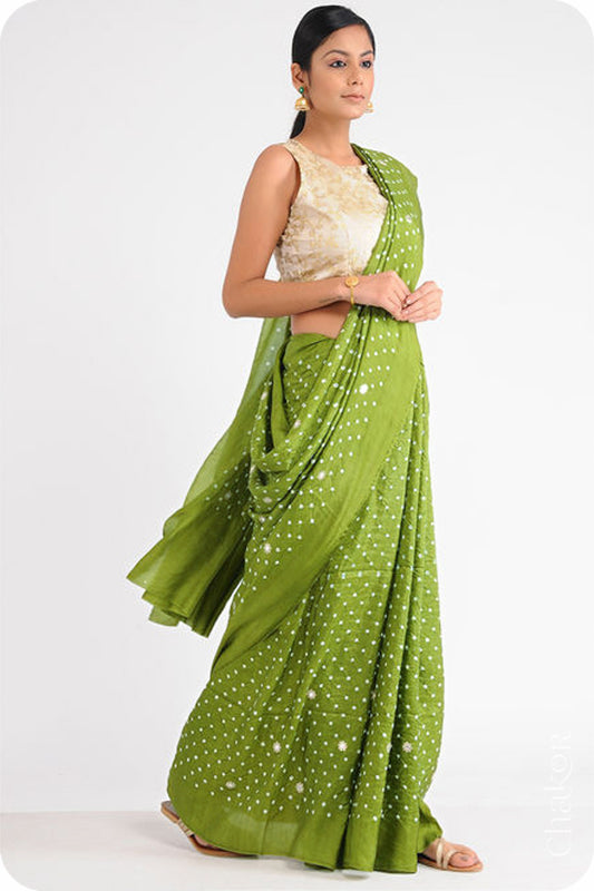 Chakor's traditional Green bandhani pure silk saree with sequins embroidery