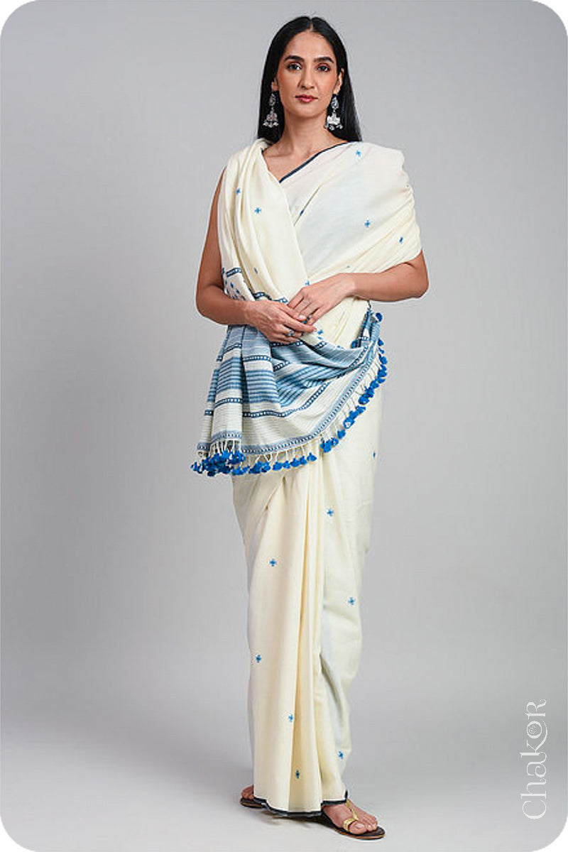 Handloom Off-white Blue Bhujodi Cotton Saree by Chakor.