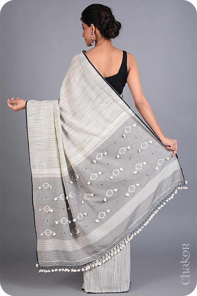 Handloom Off-white Grey Bhujodi Cotton Saree by Chakor.