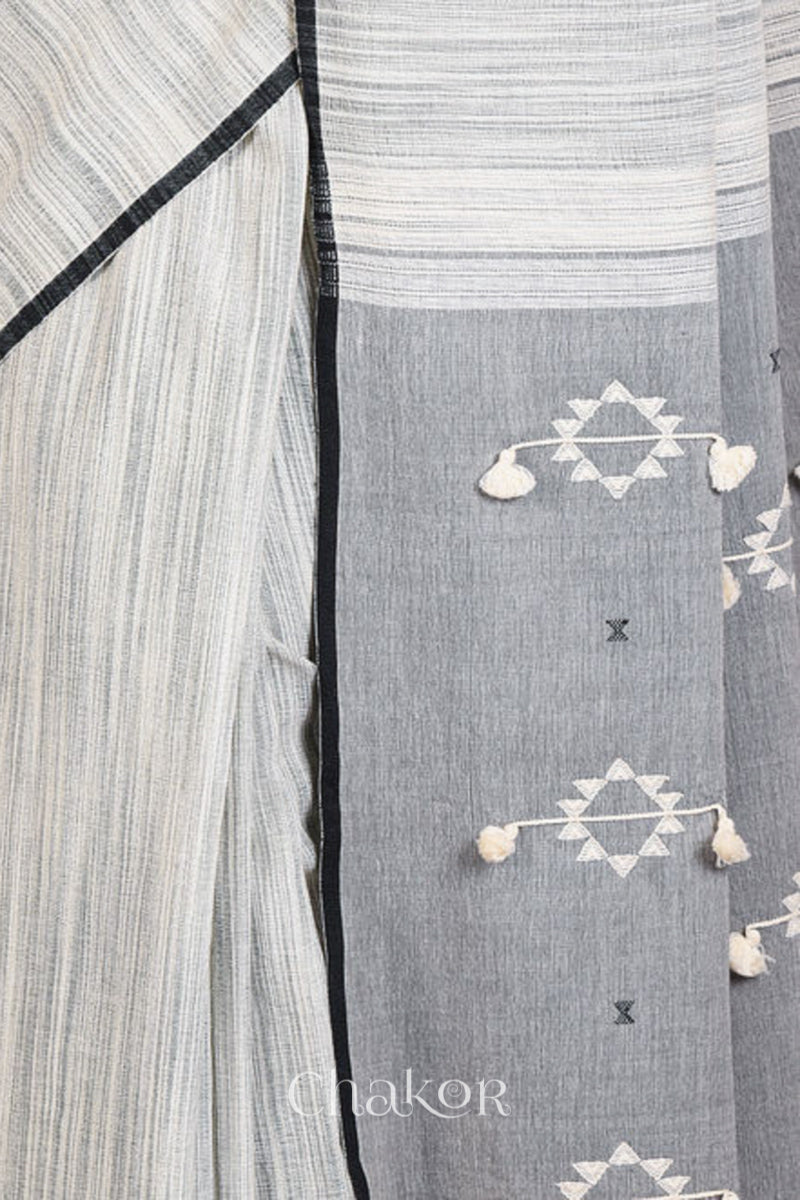 Handloom Off-white Grey Bhujodi Cotton Saree by Chakor.