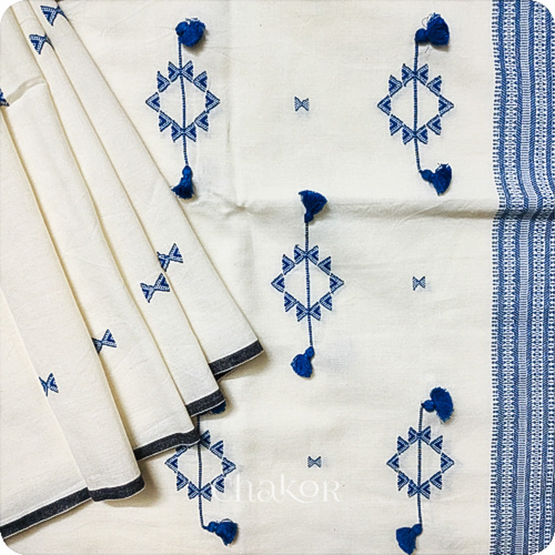 Handloom Off-white Blue Bhujodi Cotton Saree by Chakor.