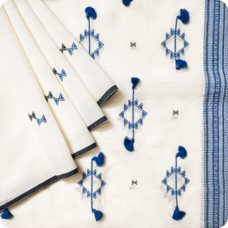 Handloom Off-white Blue Bhujodi Cotton Saree by Chakor.