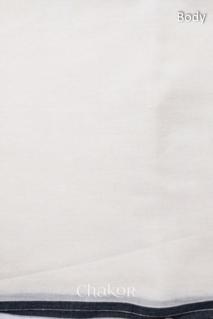 Handloom Off-white Bhujodi Cotton Saree by Chakor.