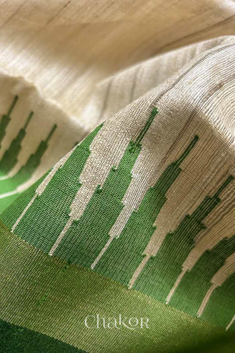 close up of Traditional Green and Natural tussar silk handloom saree