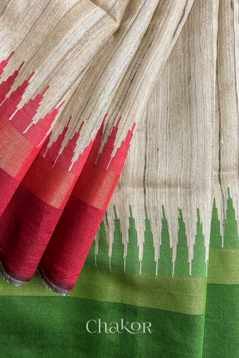 close up of Traditional Green and Natural tussar silk handloom temple border saree