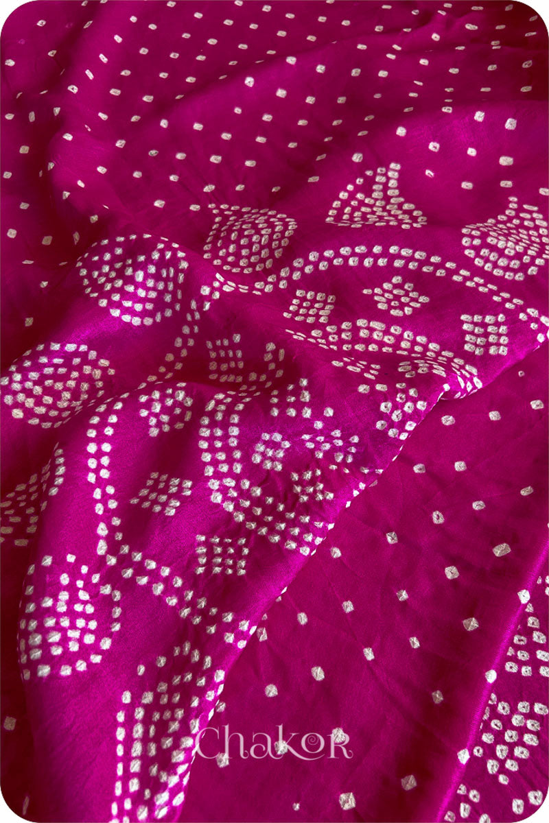 Chakor Magenta Ombre Dyed Traditional Bandhani Gaji Silk Saree.