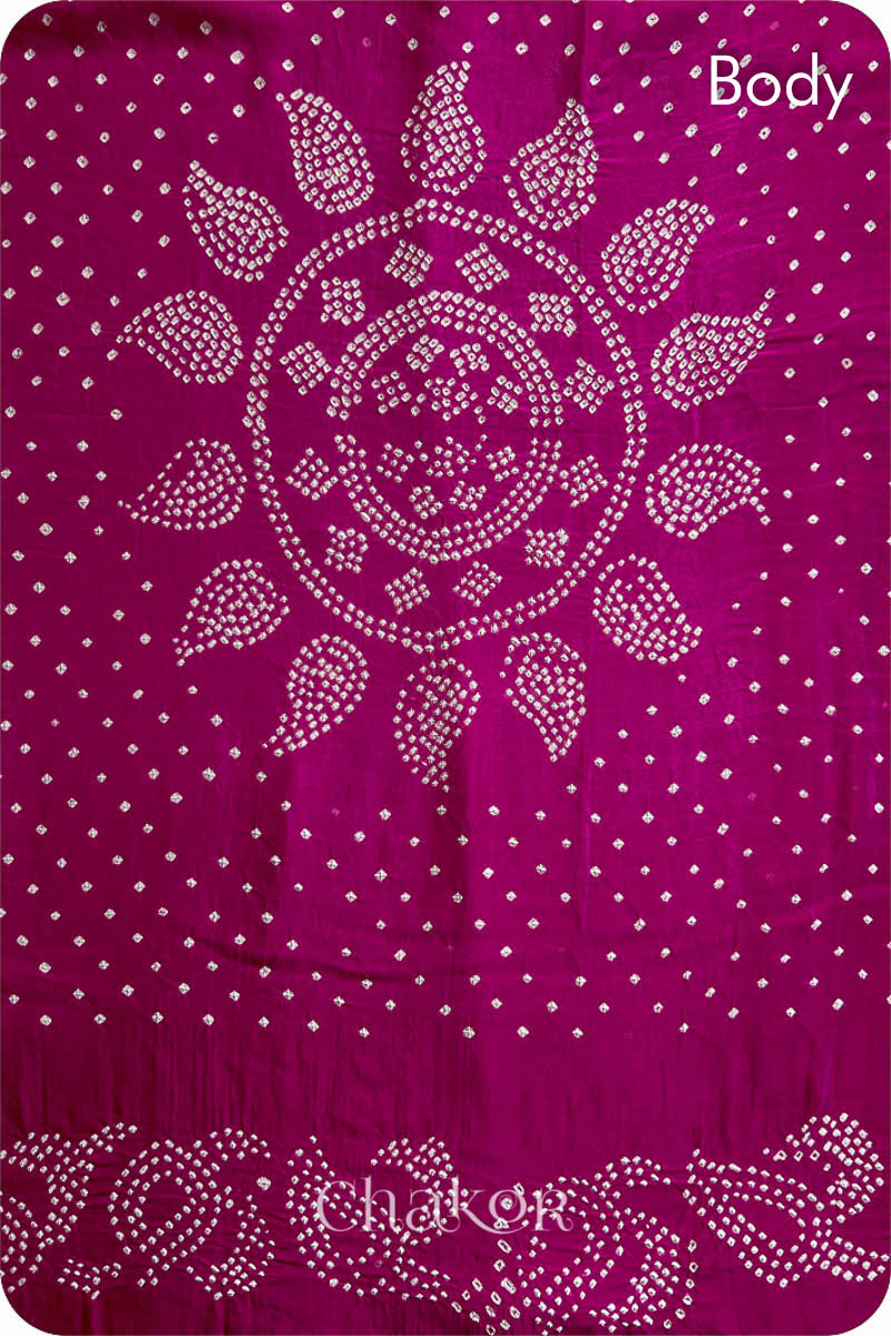 Chakor Magenta Ombre Dyed Traditional Bandhani Gaji Silk Saree Body Detail