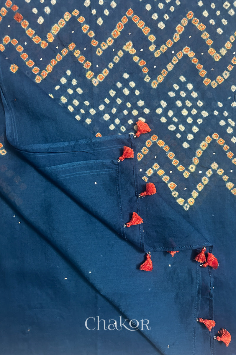 Handcrafted tassel finishing on Kutch Bandhani mulmul cotton dupatta.
