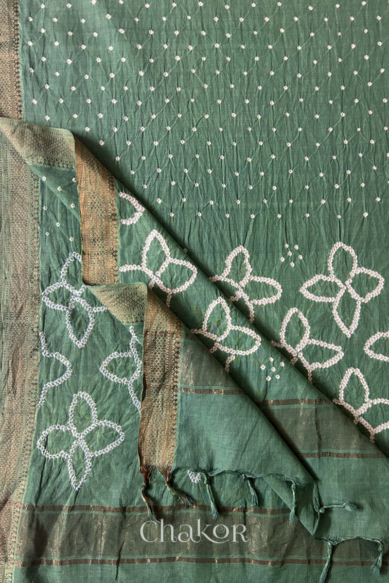 Moss Green Bandhani Mangalgiri cotton dupatta flat view, showing the patterned pallu and golden zari detailing.
