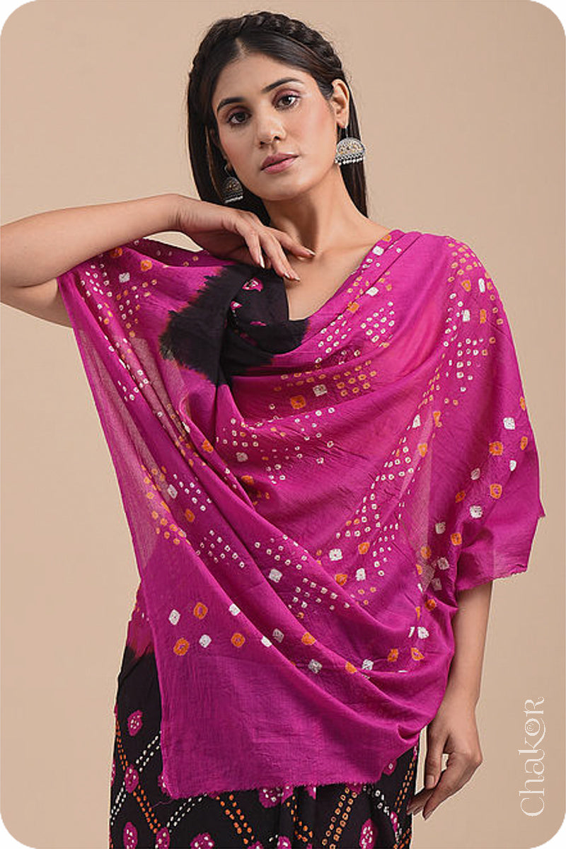 Traditional Black Magenta Bandhani Mul Cotton Saree by Chakor.