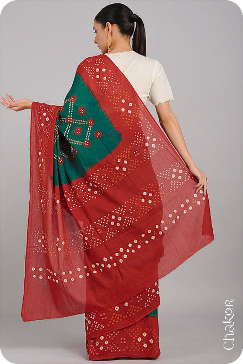 Traditional Green Red Bandhani Mul Cotton Saree by Chakor.