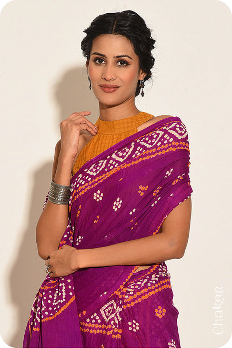 Traditional Magenta Bandhani Mul Cotton Saree by Chakor.