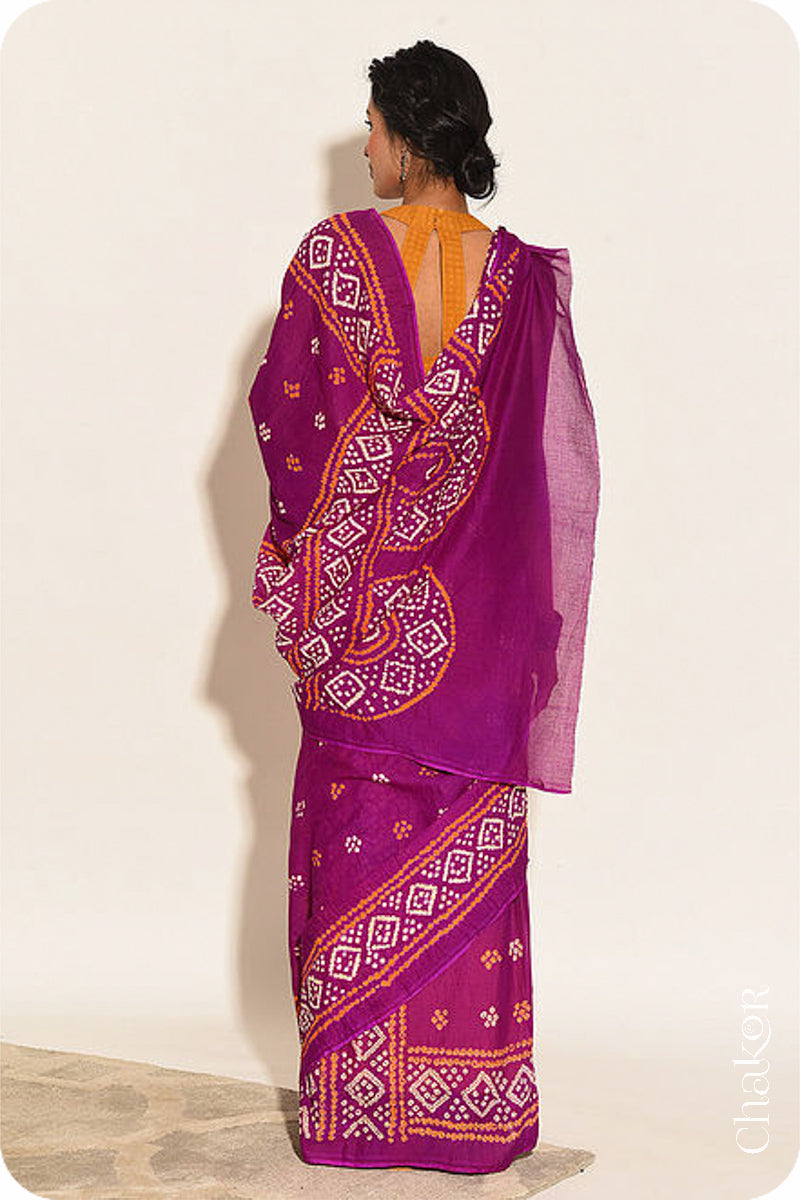 Traditional Magenta Bandhani Mul Cotton Saree by Chakor.