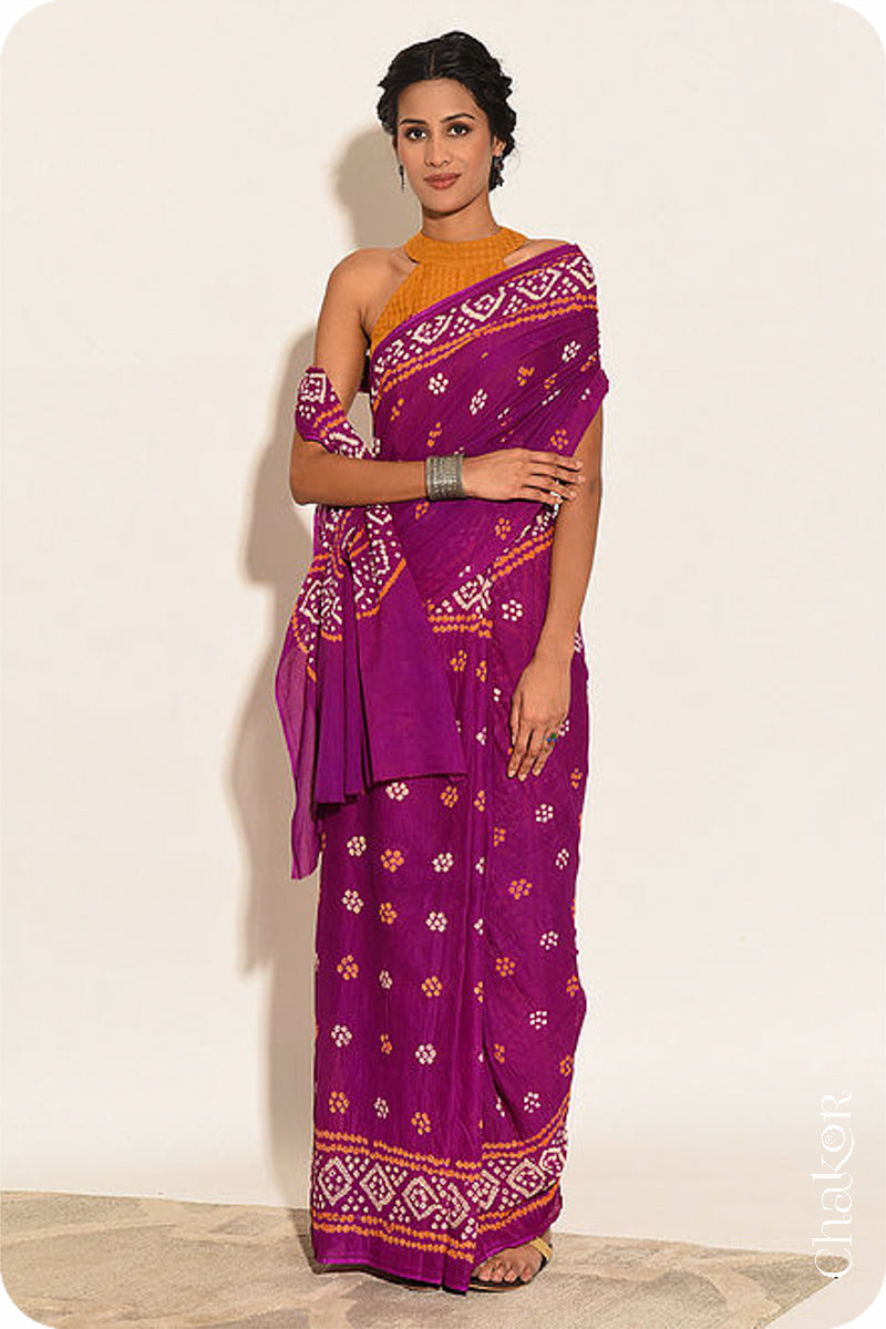 Traditional Magenta Bandhani Mul Cotton Saree by Chakor.